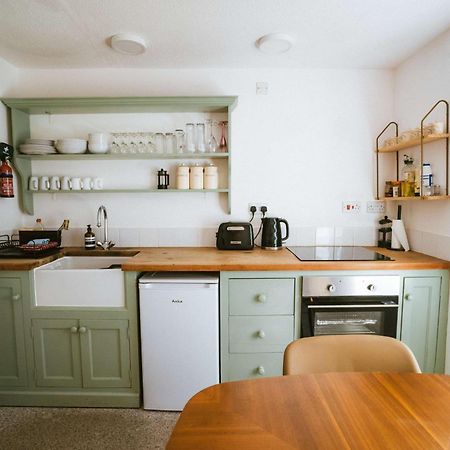 Breathtaking High Street Townhouse With Stunning Sea Views At 'The Old Fishermans Townhouse' ファルマス エクステリア 写真