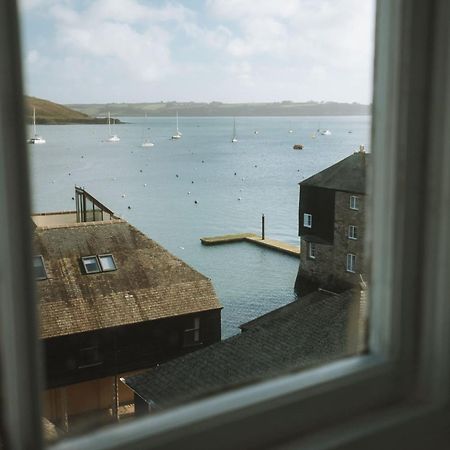 Breathtaking High Street Townhouse With Stunning Sea Views At 'The Old Fishermans Townhouse' ファルマス エクステリア 写真
