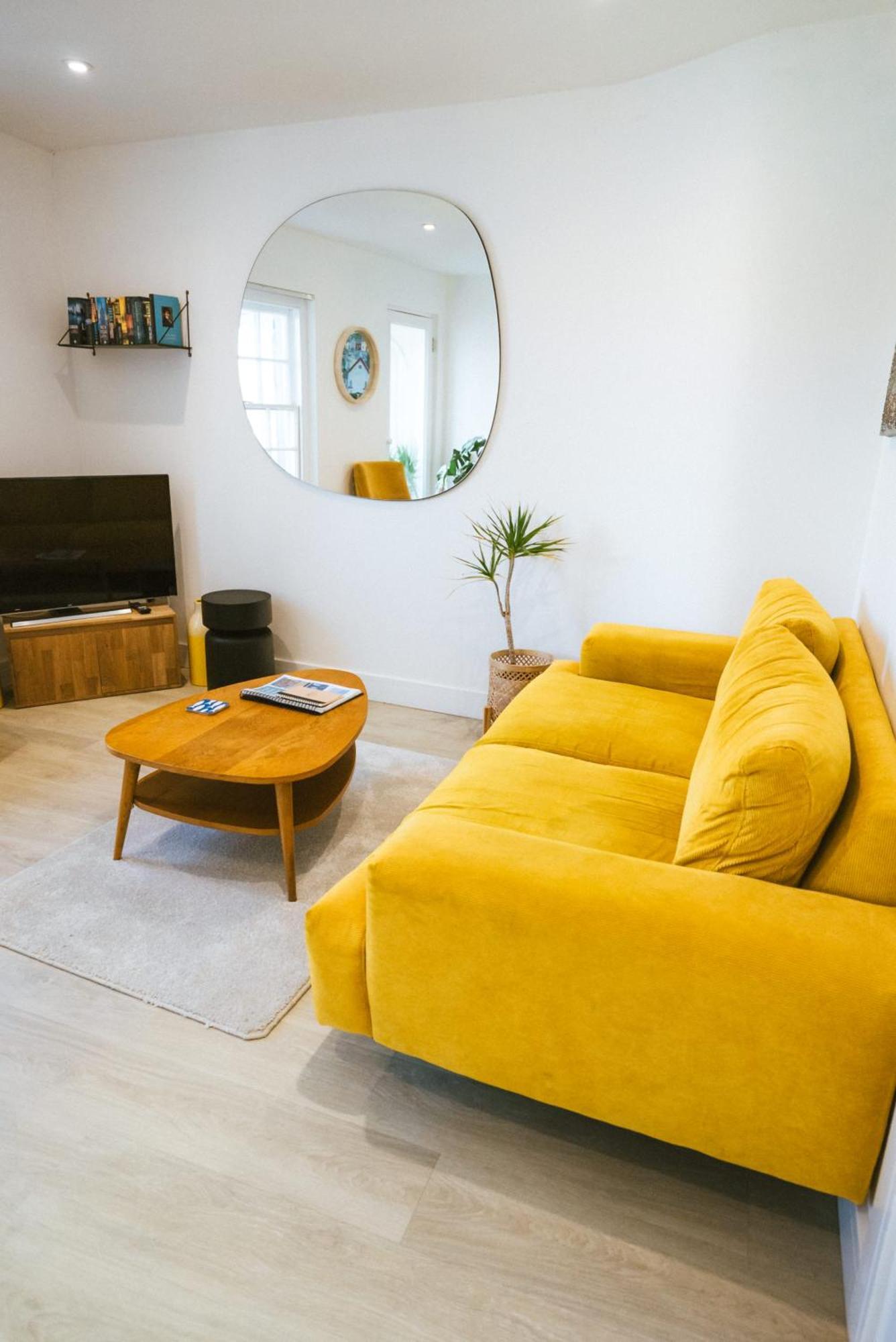 Breathtaking High Street Townhouse With Stunning Sea Views At 'The Old Fishermans Townhouse' ファルマス エクステリア 写真