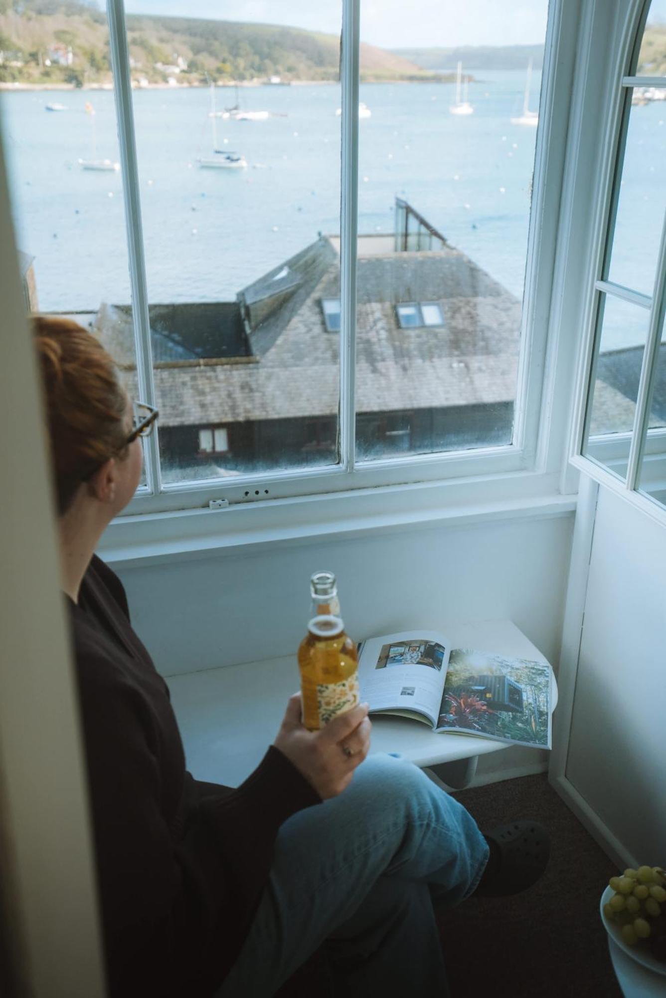 Breathtaking High Street Townhouse With Stunning Sea Views At 'The Old Fishermans Townhouse' ファルマス エクステリア 写真