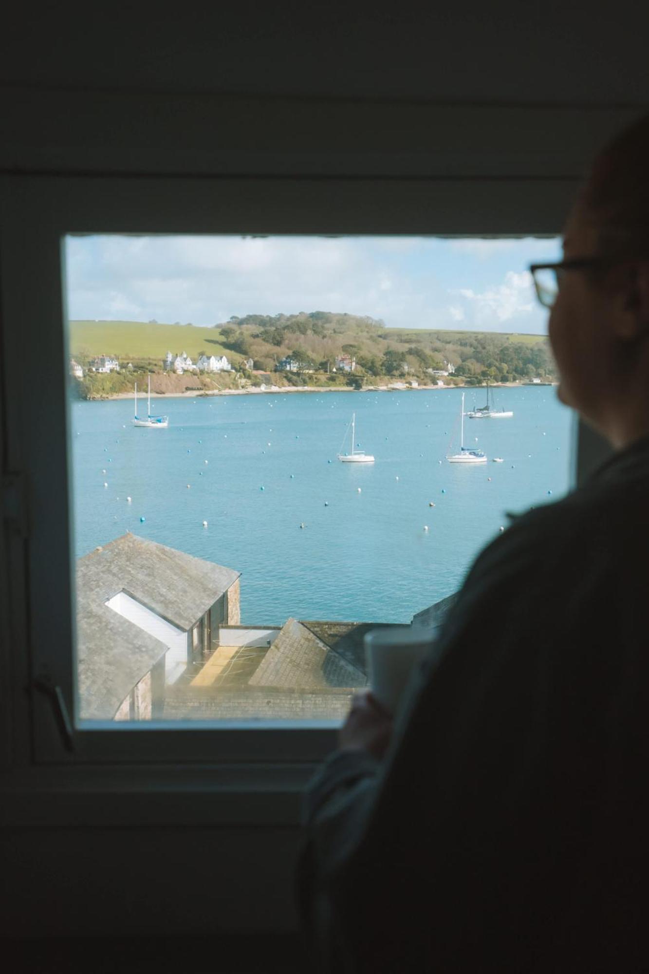 Breathtaking High Street Townhouse With Stunning Sea Views At 'The Old Fishermans Townhouse' ファルマス エクステリア 写真